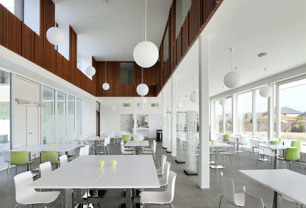 Hotel Middelpunt - Gratis Parking - Ontbijt Inbegrepen! Middelkerke Exterior foto