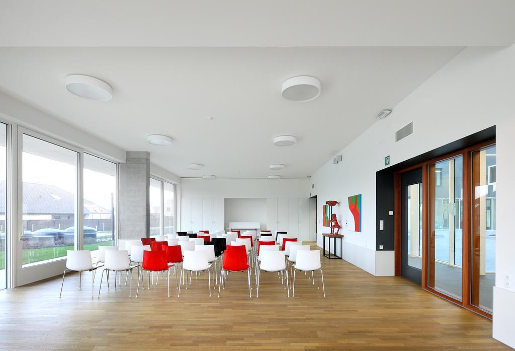 Hotel Middelpunt - Gratis Parking - Ontbijt Inbegrepen! Middelkerke Exterior foto