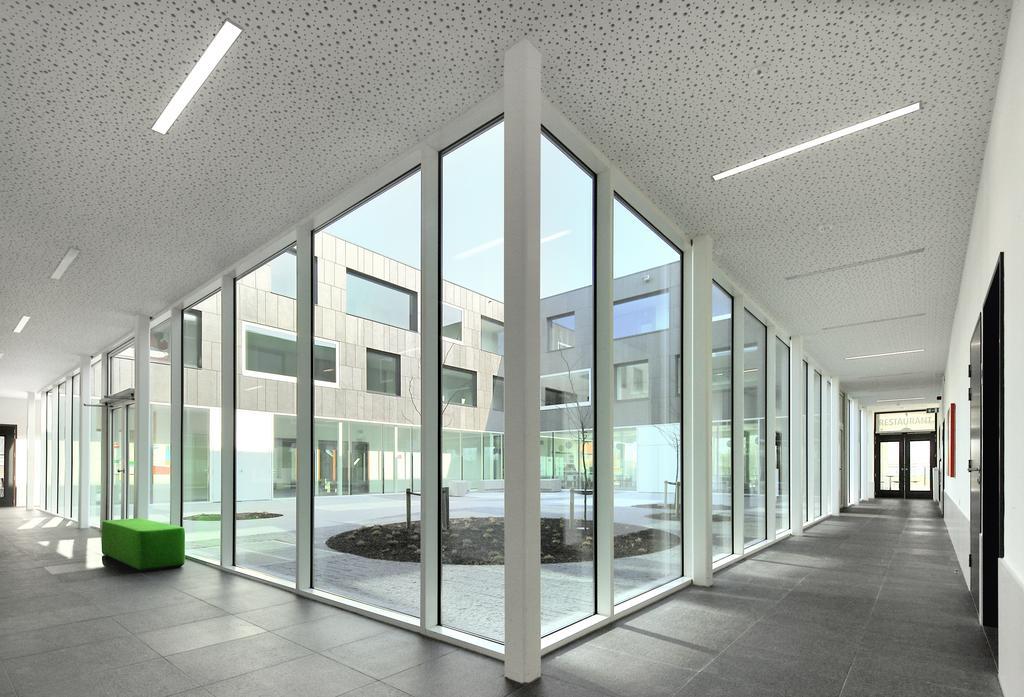 Hotel Middelpunt - Gratis Parking - Ontbijt Inbegrepen! Middelkerke Exterior foto